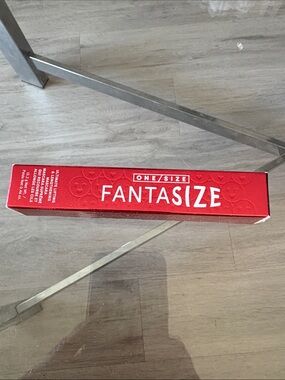 ONE/SIZE Fantasize Lipstick Box in Red